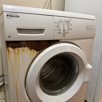 Vestel Finlux Çamaşır Makinasının Dış Gövdesi Paslanıyor Ve Çürüyor