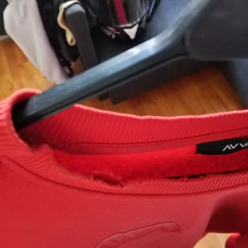 Kısa Sürede Yırtılan Sweatshirt İçin Değişim Talebi