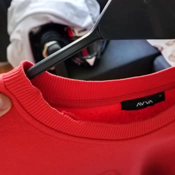 Kısa Sürede Yırtılan Sweatshirt İçin Değişim Talebi