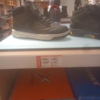 FLO Ayakkabı Fazla Ücret Çekimi Ve Saygısız Kasiyer Davranışı