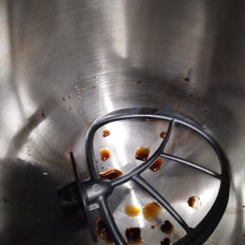 Tekrar Eden Yağ Sızıntısı Nedeniyle Mutfak Şefi Değişimi Talebi