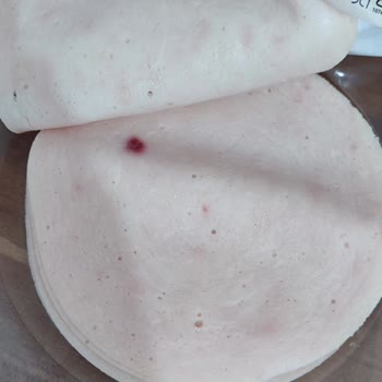 File Market Yeni Mahalle Şubesinden Aldığım Dana Jambonda Kan Lekesi