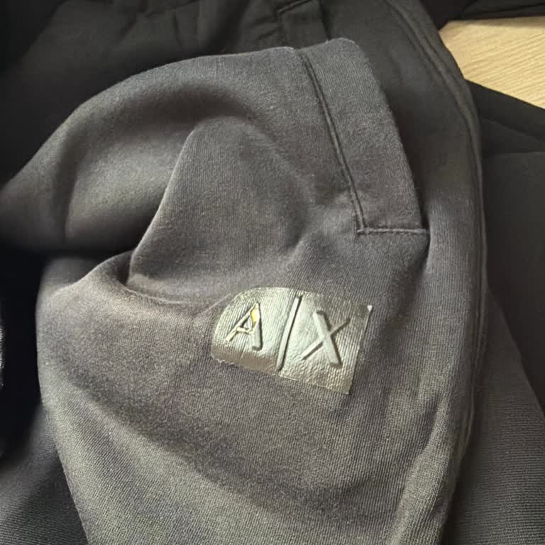 Armani Exchange Akbatı Mağazasında Ürün Deformasyonu Ve Çekme Sorunu, Çözüm Sunulmaması