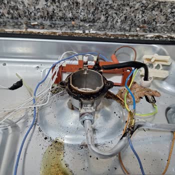 Kumtel Ankastre Setinde Gaz Borusu Delinmesi Ve Yangın Riski