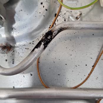 Kumtel Ankastre Setinde Gaz Borusu Delinmesi Ve Yangın Riski