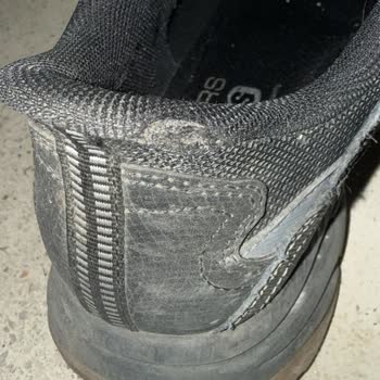 Skechers Ayakkabısında 1 Ayda Yırtılma, Kullanıcı Hatası Reddi