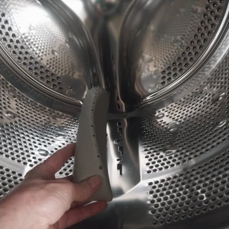 Hoover Garanti Kapsamındaki Çamaşır Makinesi Plastik Parçasını Ücretsiz Değiştirmiyor