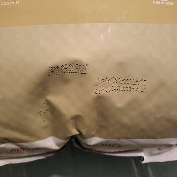 Kötü Kokulu Ve Renk Değişikliği Gösteren Kedi Maması İçin İade Ve İmha Talebi