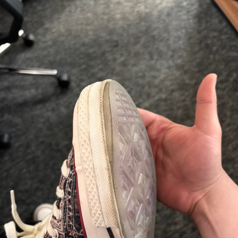 Converse Ayakkabıların Tabanı Sürekli Açılıyor Ve Dayanıklılık Sorunu