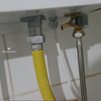 Termodinamik Şofben Altından Su Akıtıyor