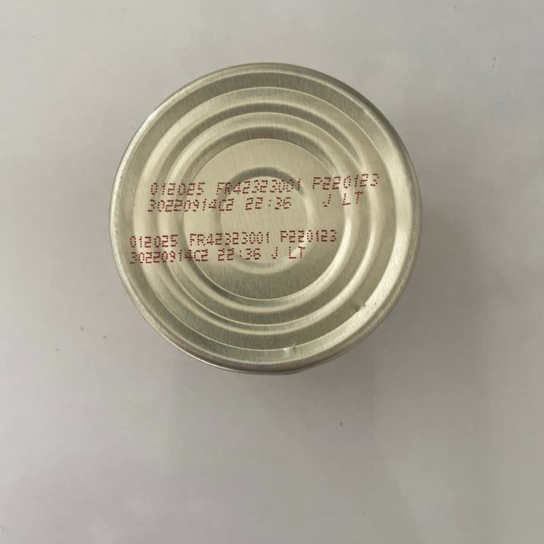 A101 Şubesinde Süresi Geçmiş Kedi Maması Satışı