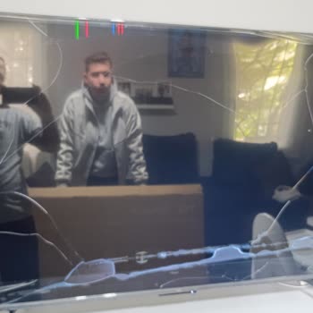 Kırık TV Ve Ek Garantiden Değişim Talebi