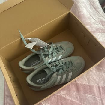 Yanlış Model Ve Renk Gönderilen Ayakkabı İçin Doğru Ürünün Değiştirilmesini Talep Ediyorum