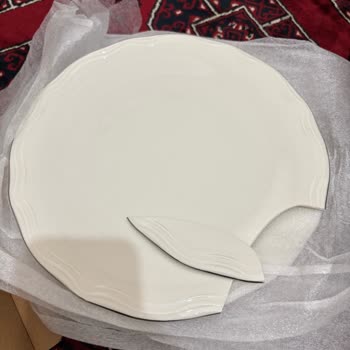 Kırık Servis Tabağı Ve Canlı Destek Eksikliği