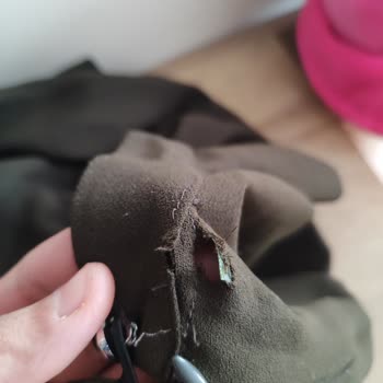 Defolu Elbise Ve Cevapsız Müşteri Hizmeti