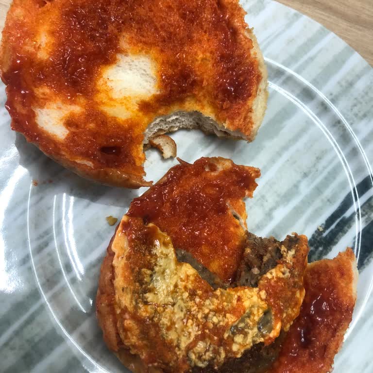 Ercan Burger Çekmeköy Şubesinde Bozulmuş Burger Ve Hijyen Şikayeti