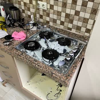 Kumtel Kağıthane Servisi Camı Kırdı, Ücretsiz Onarım Reddetti