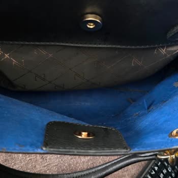 İç Kaplaması Çabuk Soyulan Çanta İçin Ücret İadesi Talebi