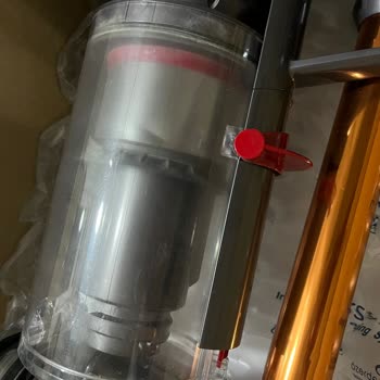 Dyson V10 Süpürgenin Çekim Gücündeki Sürekli Düşüş Ve Hasarlı Ürün Değişim Talebi