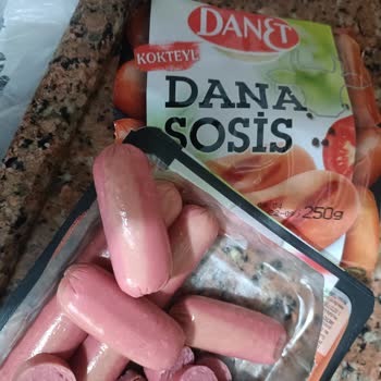 Geçerli Son Kullanma Tarihli Bozuk Sosis, Sağlık Riski Ve Güven Kaybı