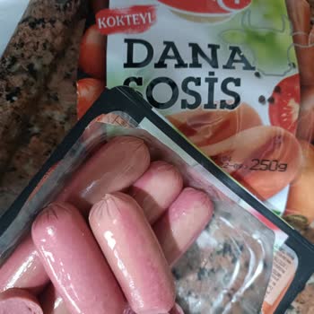 Geçerli Son Kullanma Tarihli Bozuk Sosis, Sağlık Riski Ve Güven Kaybı