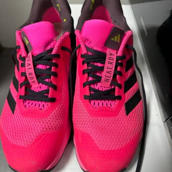 Kısa Sürede Ayakkabıda File Aşınması Ve Açılması Üretim Hatası Olarak Değerlendirilmeli