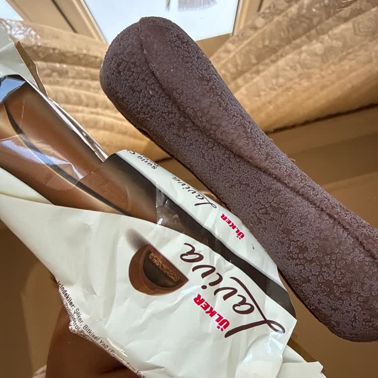 Ülker Laviva Çikolatada Baloncuklu Koku Ve Sağlık Endişesi