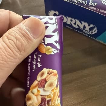 Corny Bar Yarısı Boş