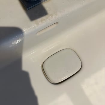 Küflü Ayna Ve Lekeli Lavabo İçin Garantiden Çözüm Bekleniyor