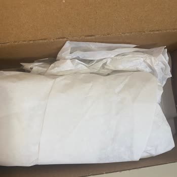 Estee Lauder Fondöten Paketi Açılmış, İçinde Saç Teli Bulunması