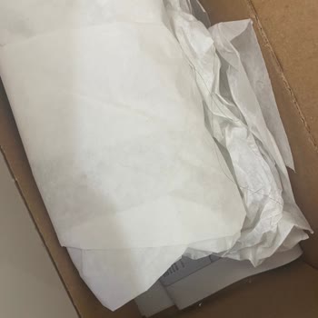 Estee Lauder Fondöten Paketi Açılmış, İçinde Saç Teli Bulunması