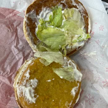 İstinye Burger King Şubesinde Bayat Tavuk Burger Ve Hijyen Endişesi