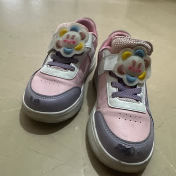 Kalitesiz Çocuk Ayakkabısı Ve Mağazanın Destek Vermemesi