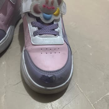 Kalitesiz Çocuk Ayakkabısı Ve Mağazanın Destek Vermemesi