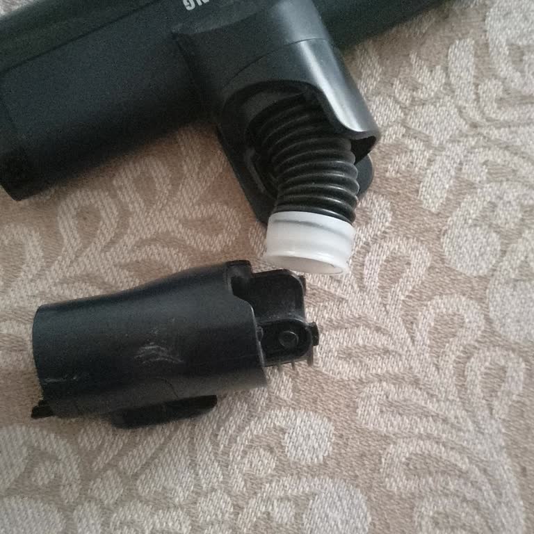 Samsung VS15A60 Süpürge Başlığı Kırıldı, Garanti Kapsamında Değişim Talebi