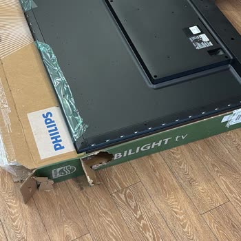 Kutu İçinden Çıkan Kırık Ekran Yetkili Servis Hatası