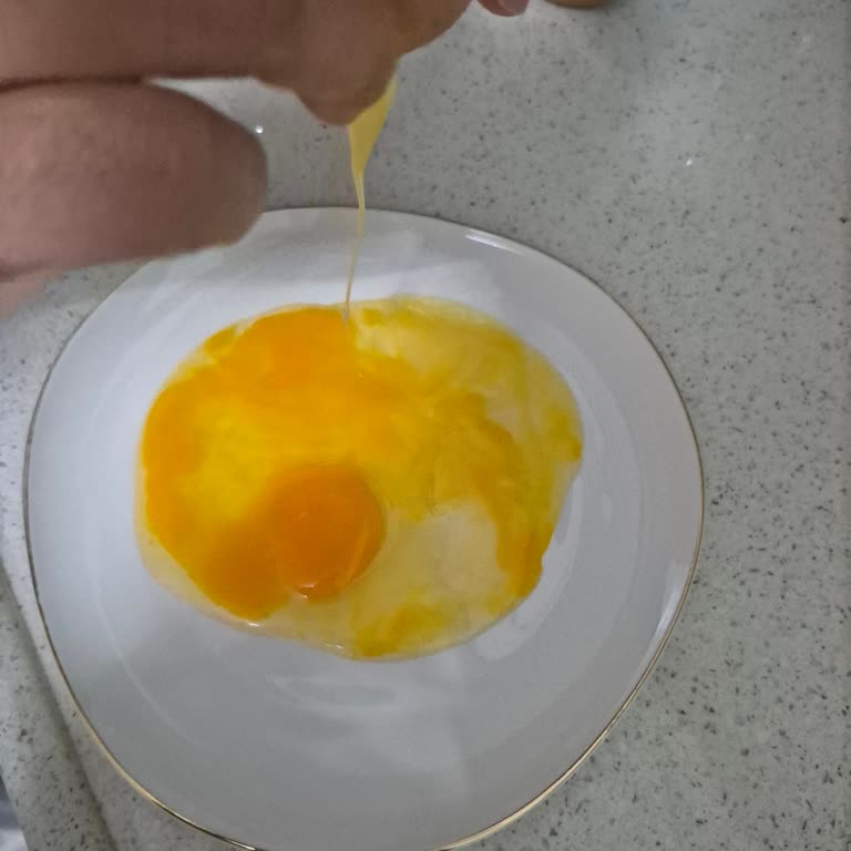 Yemeksepeti Market Bozuk Ve Bayat Yumurtalar İçin Ücret İadesi Talebi