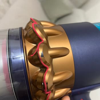 Dyson Gen5 Detect Başlığının Kırık Ve Çiçek Kısımlarının Renk Atması Garanti Kapsamına Alınmıyor
