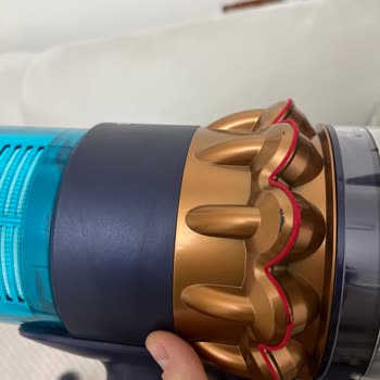 Dyson Gen5 Detect Başlığının Kırık Ve Çiçek Kısımlarının Renk Atması Garanti Kapsamına Alınmıyor