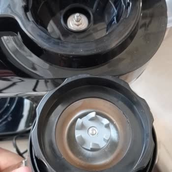 Eksik Blender Ara Dişlisi Ve Çift Taraflı Sorumluluk Reddi