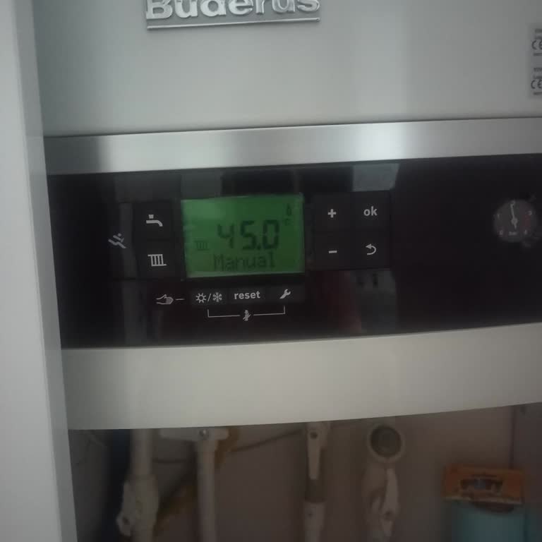 Kombimde Sıcaklık 42°C Ayarlı Olmasına Rağmen 45°C'ye Zorla Çıkıyor Ve Ateşleme Kesilmiyor