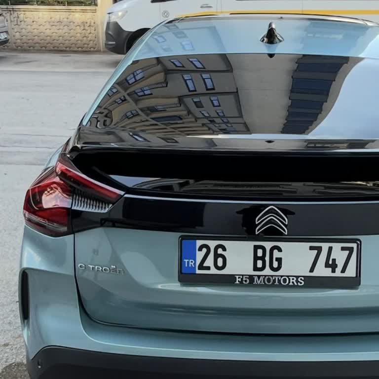 Bagaj Kapağındaki Citroen Logosunun Harfi Düşmüş, Garanti Talebi Reddedildi