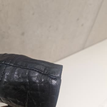 Kısa Sürede Deforme Olan Deri Mont Ve Cevapsız Servis