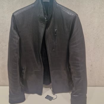 Kısa Sürede Deforme Olan Deri Mont Ve Cevapsız Servis