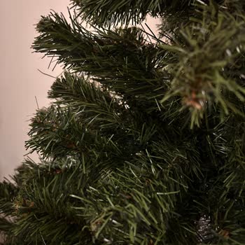 Kokulu Ve Kırık Dallı IKEA Yılbaşı Ağacı Şikayetim