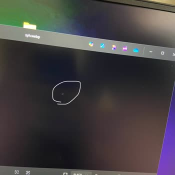 Lenovo Ekrandaki Leke İçin Servisin Hiçbir İşlem Yapmadan Geri Göndermesi