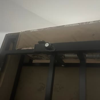 Kelebek Mobilya Teslimat Servisi Koltuğu Kırdı, Müşteri Hizmetleri Yanıt Vermedi