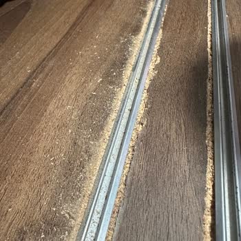 Sürgülü Gardırop Kapıların Raydan Çıkması Ve Ahşaba Sürtmesi, Değişim Talebi