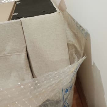 Teslimat Gecikmesi, Yanlış Ürün Ve Hasarlı Köşe Takımı İçin Acil Çözüm Talebi