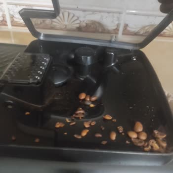 Teknosa Kahve Makinesi Tamir Edilmedi Ve Kirli Gönderildi